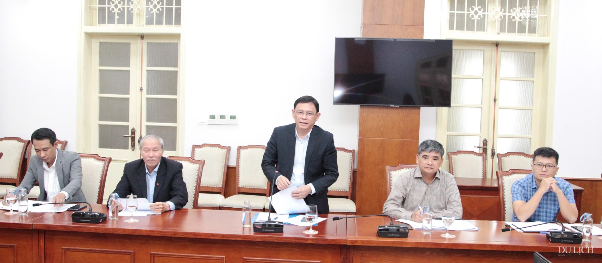 Phó Chủ tịch UBND tỉnh Đắk Lắk Nguyễn Tuấn Hà báo cáo về Lễ hội Cà phê Buôn Ma Thuột lần thứ 8 năm 2023
